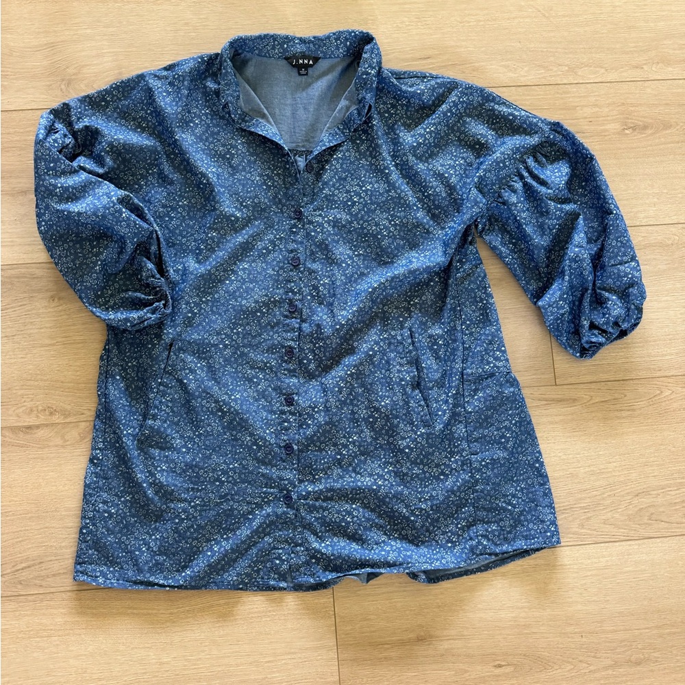 Blue Mini Dress with Puff Sleeves and V-Neck